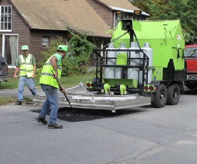 Автономная комплекс для инфракрасного ямочного ремонта дорог на базе прицепа  Mini-Combo